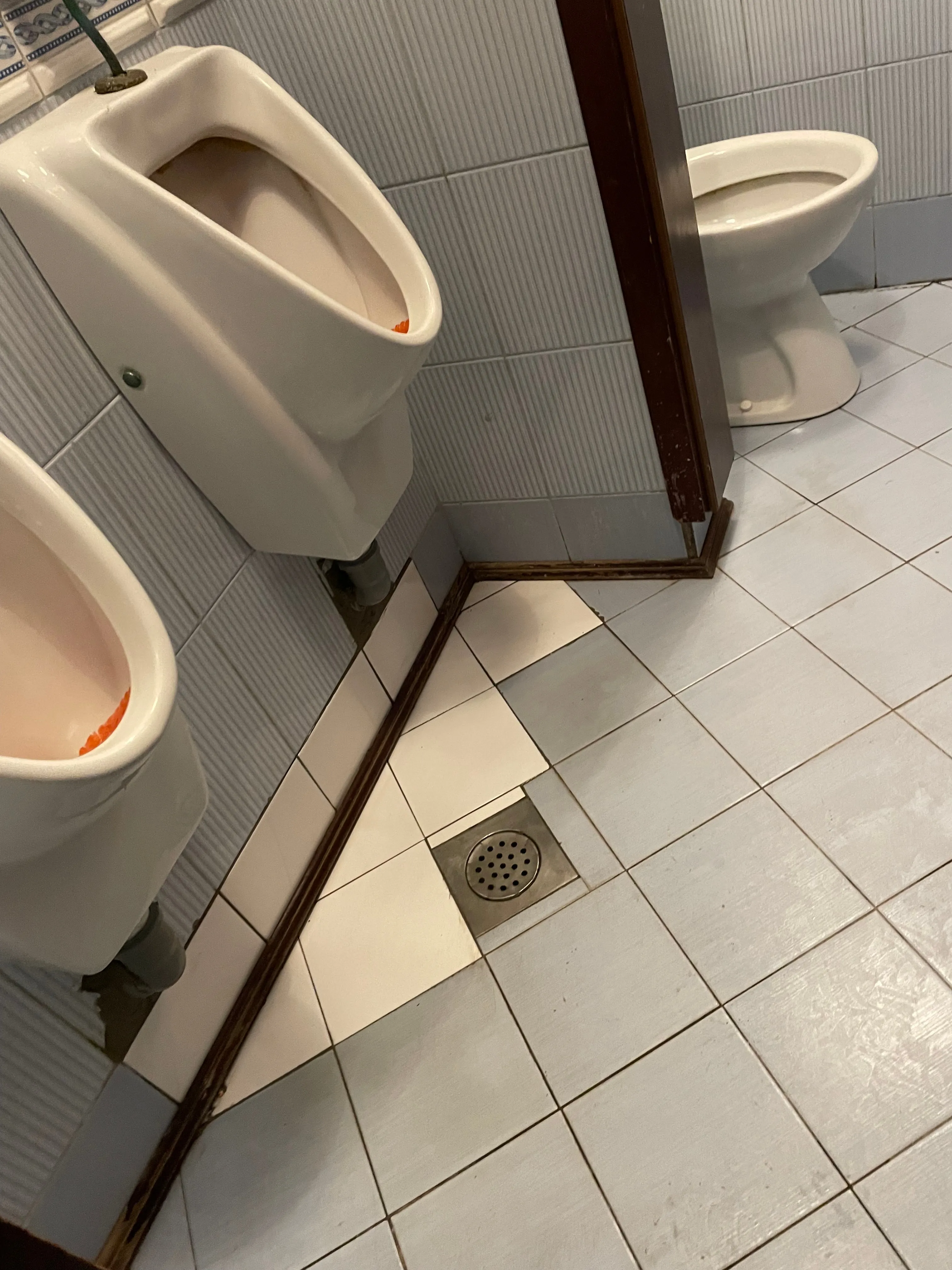 Po - Nujna sanacija počene cevi - Ljubljana Vič